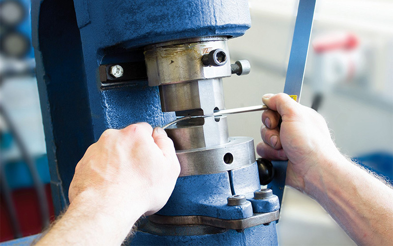 Druck-Zug-Kabel-Produktion bei RINGSPANN RCS